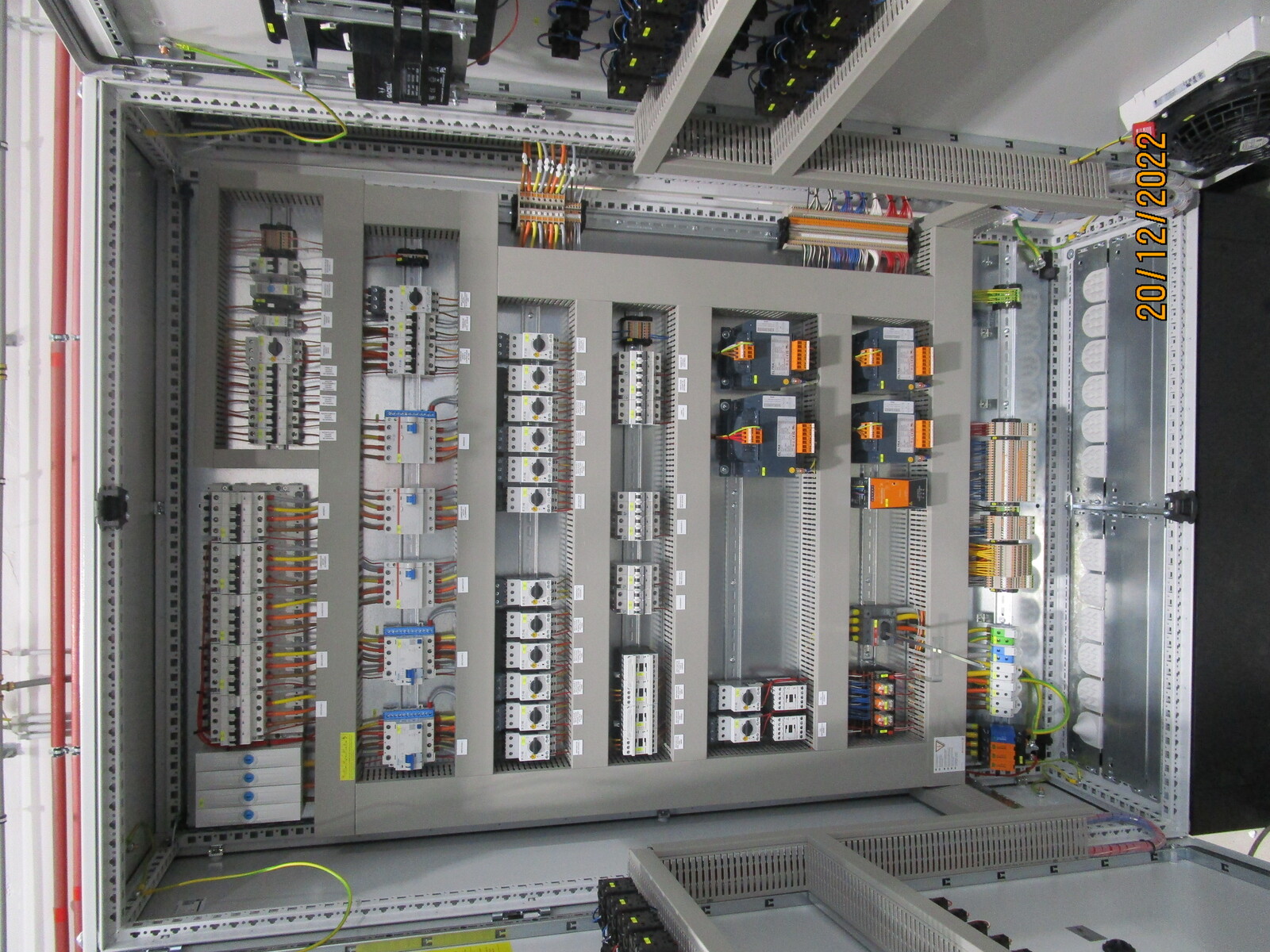 Control cabinet breeder house 3 climate/feeding/light/winch